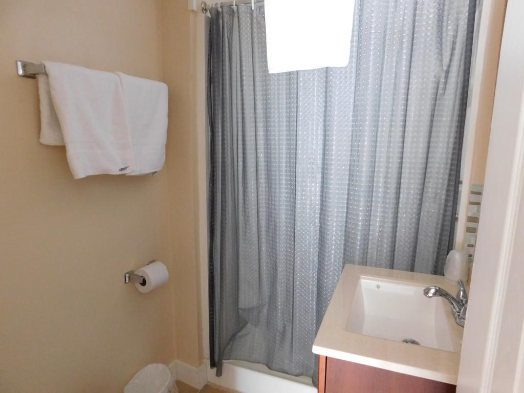 Emerald Isle Inn - ハンプトン エクステリア 写真