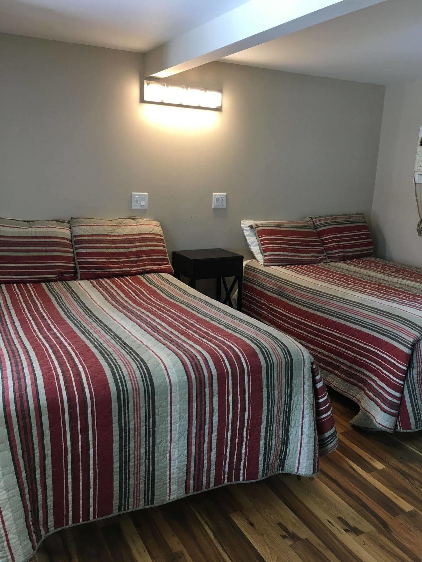 Emerald Isle Inn - ハンプトン エクステリア 写真